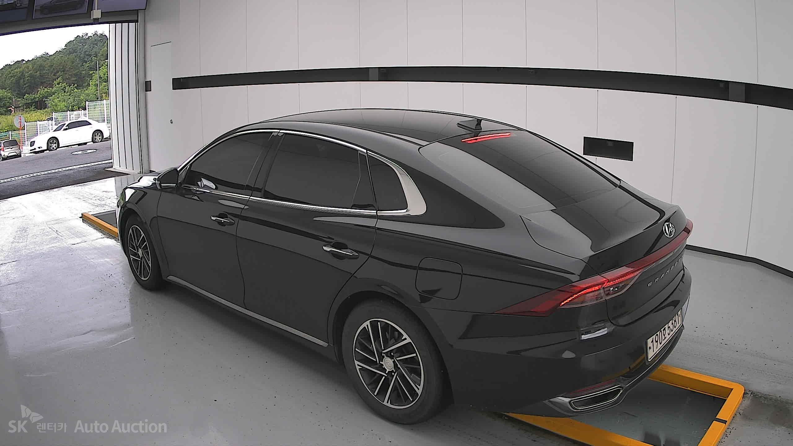 هيونداي جرانديور 2022 — صورة 2