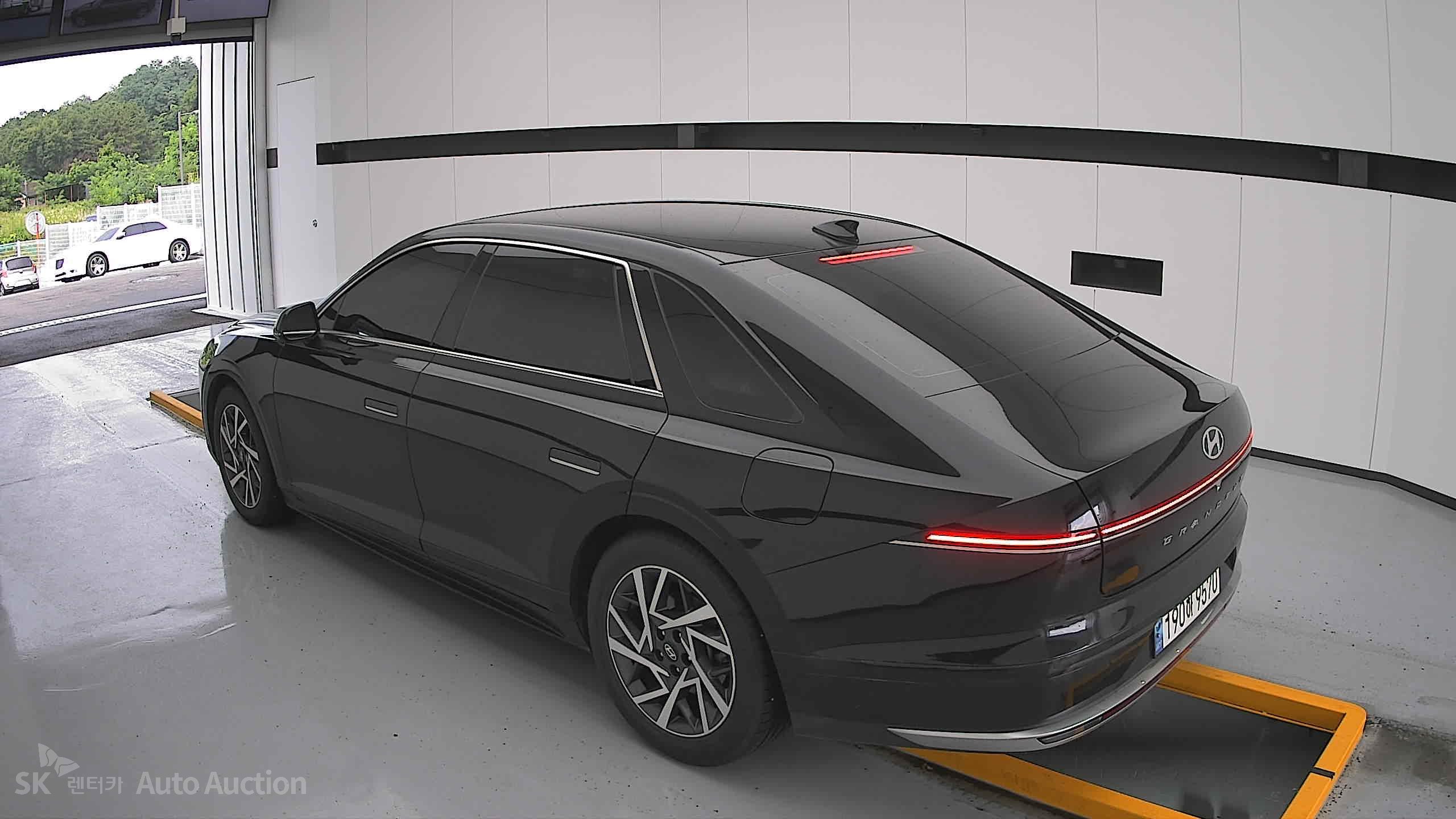 هيونداي All-New Grandeur 2023 — صورة 2
