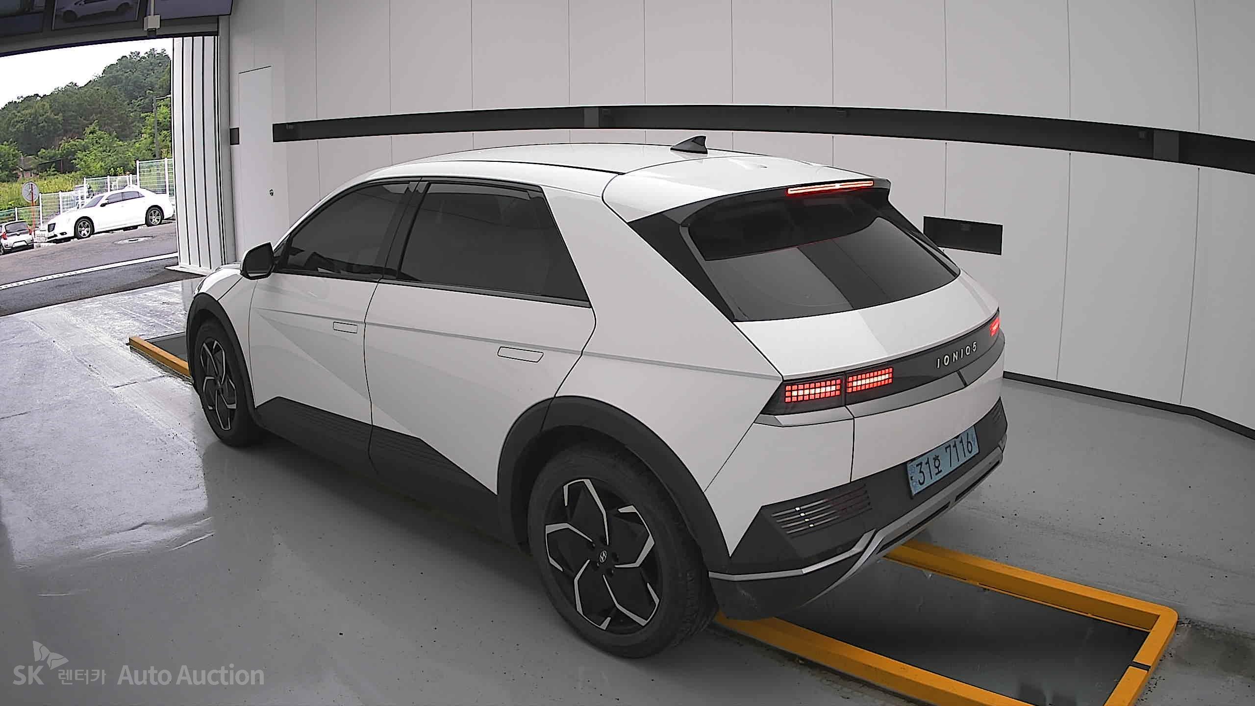 هيونداي Ioniq 2022 — صورة 2