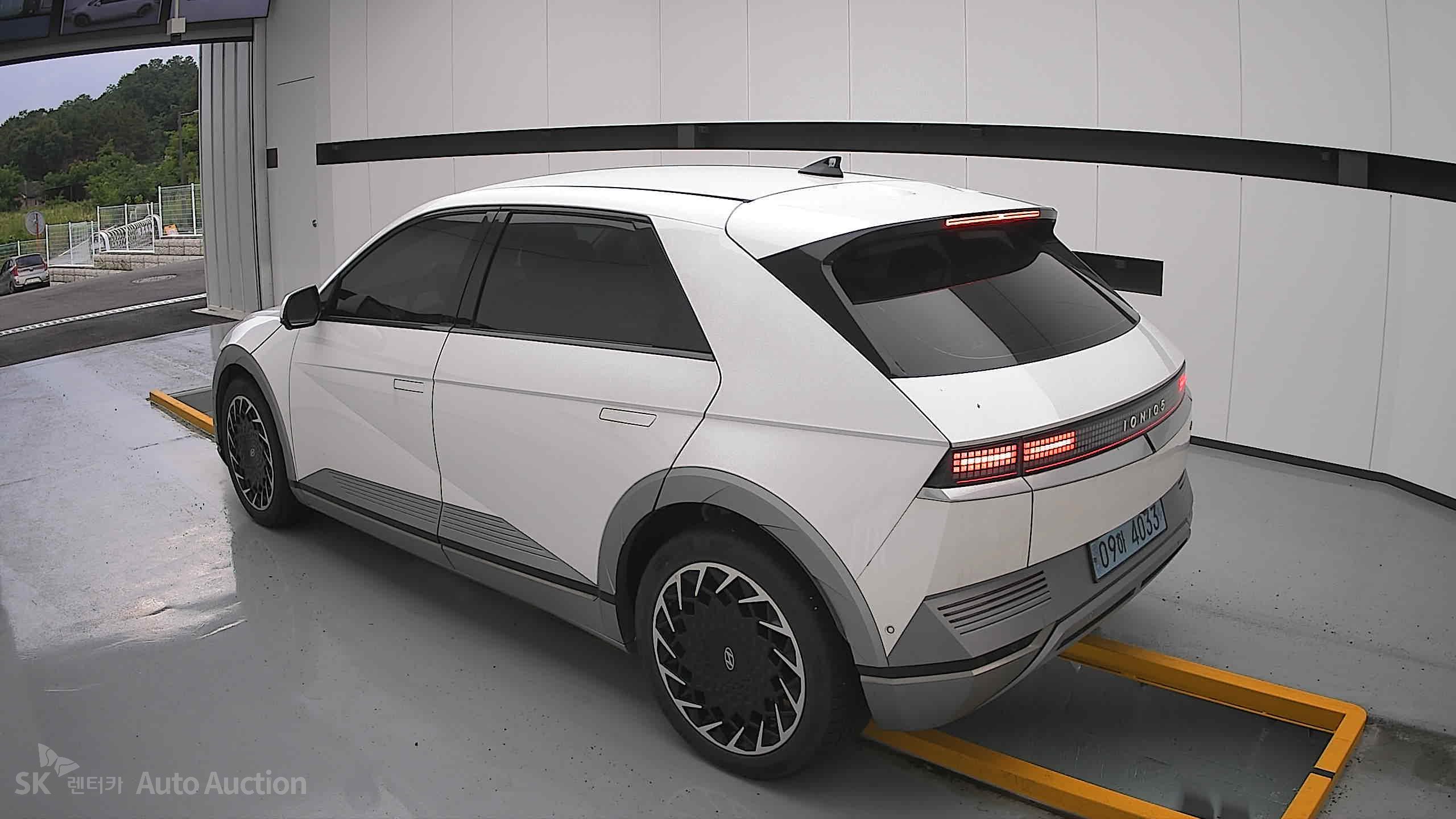 هيونداي Ioniq 2023 — صورة 2