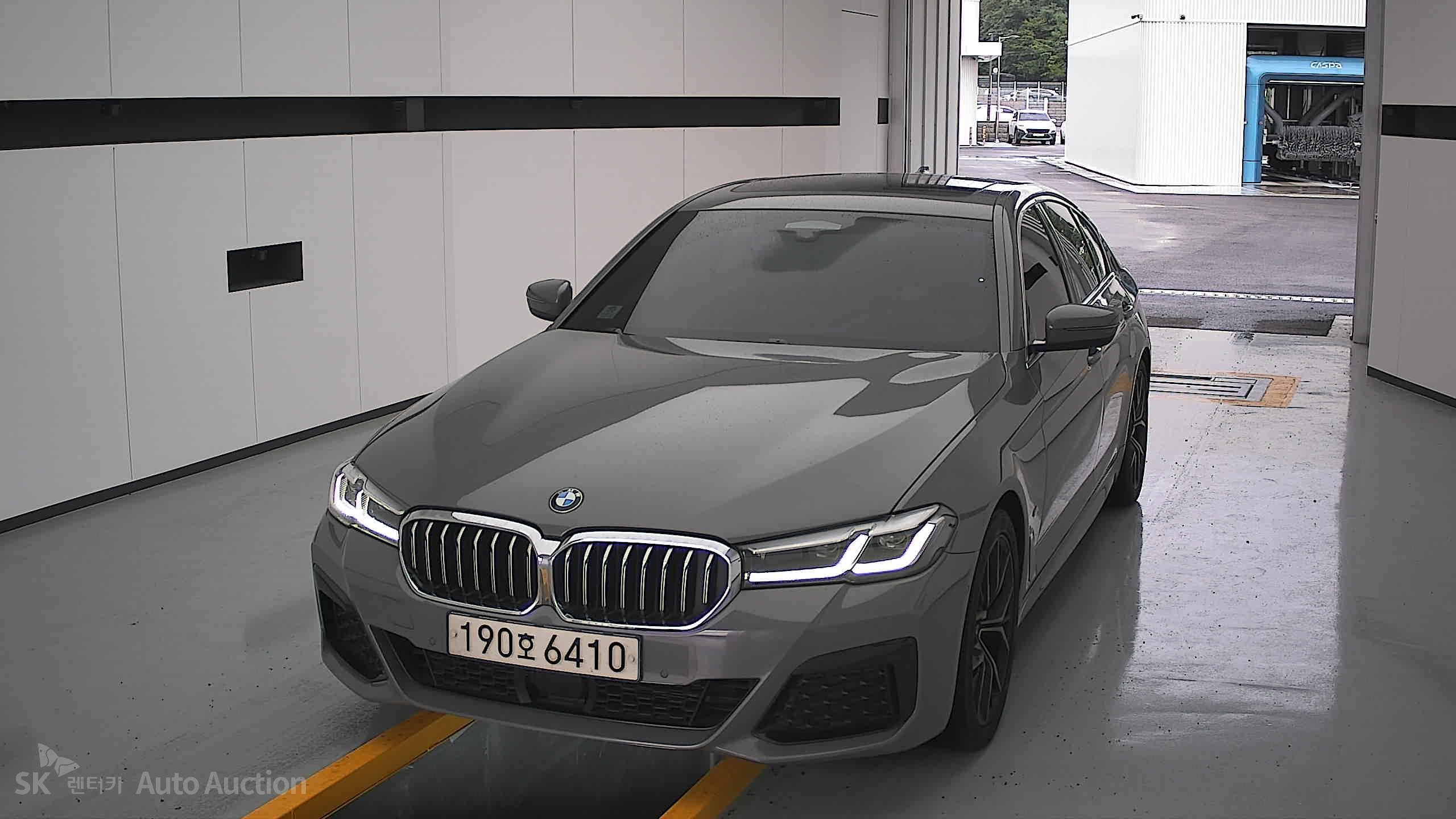 Bmw 5 Series 2022 — صورة 1