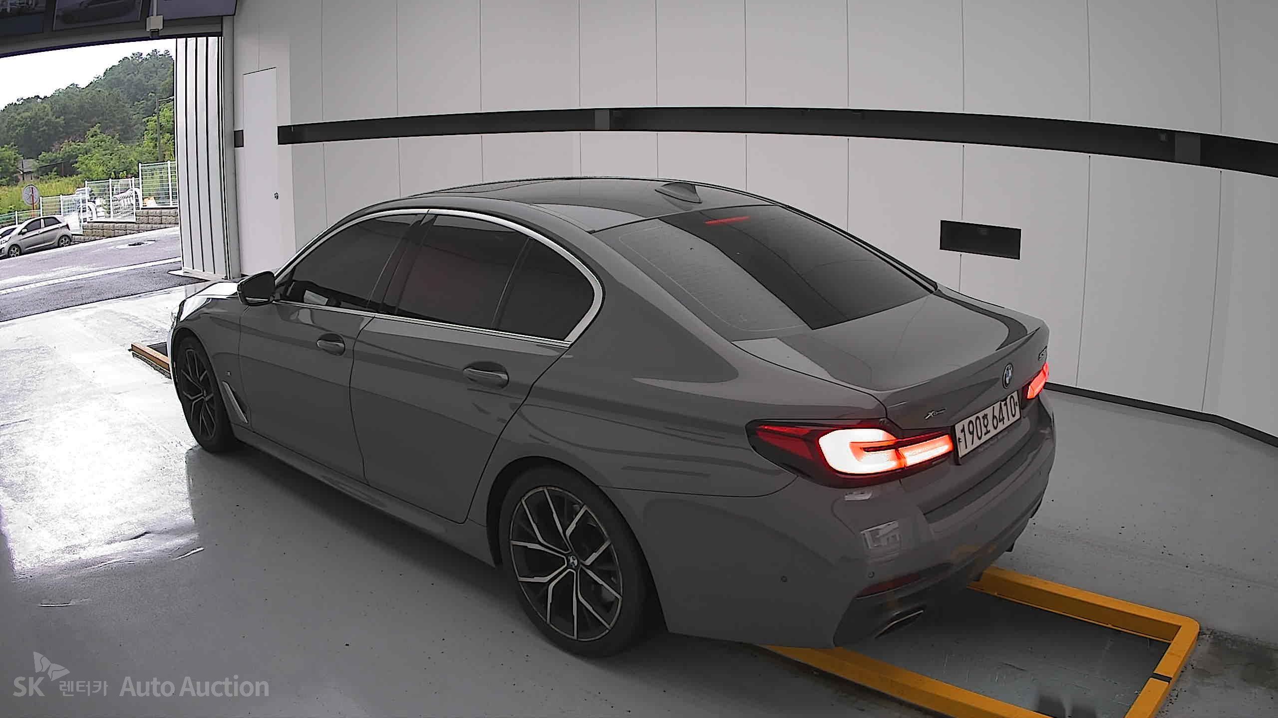 Bmw 5 Series 2022 — صورة 2