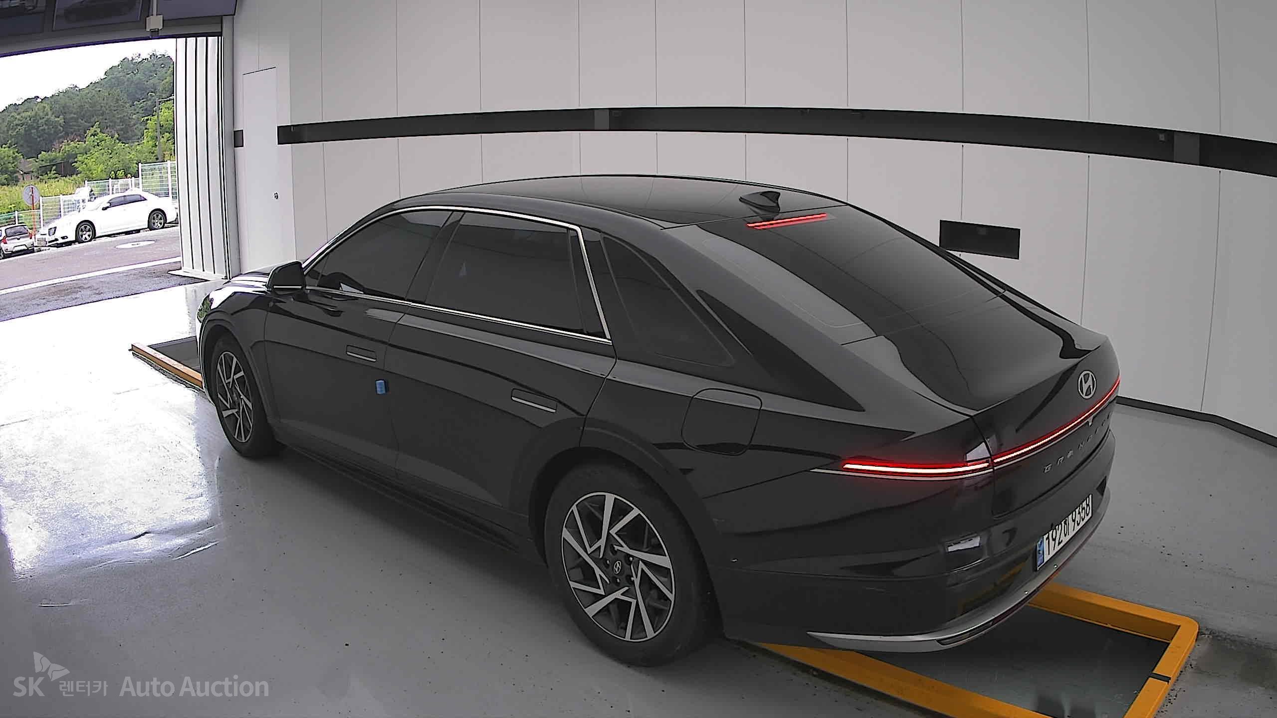 هيونداي All-New Grandeur 2023 — صورة 2