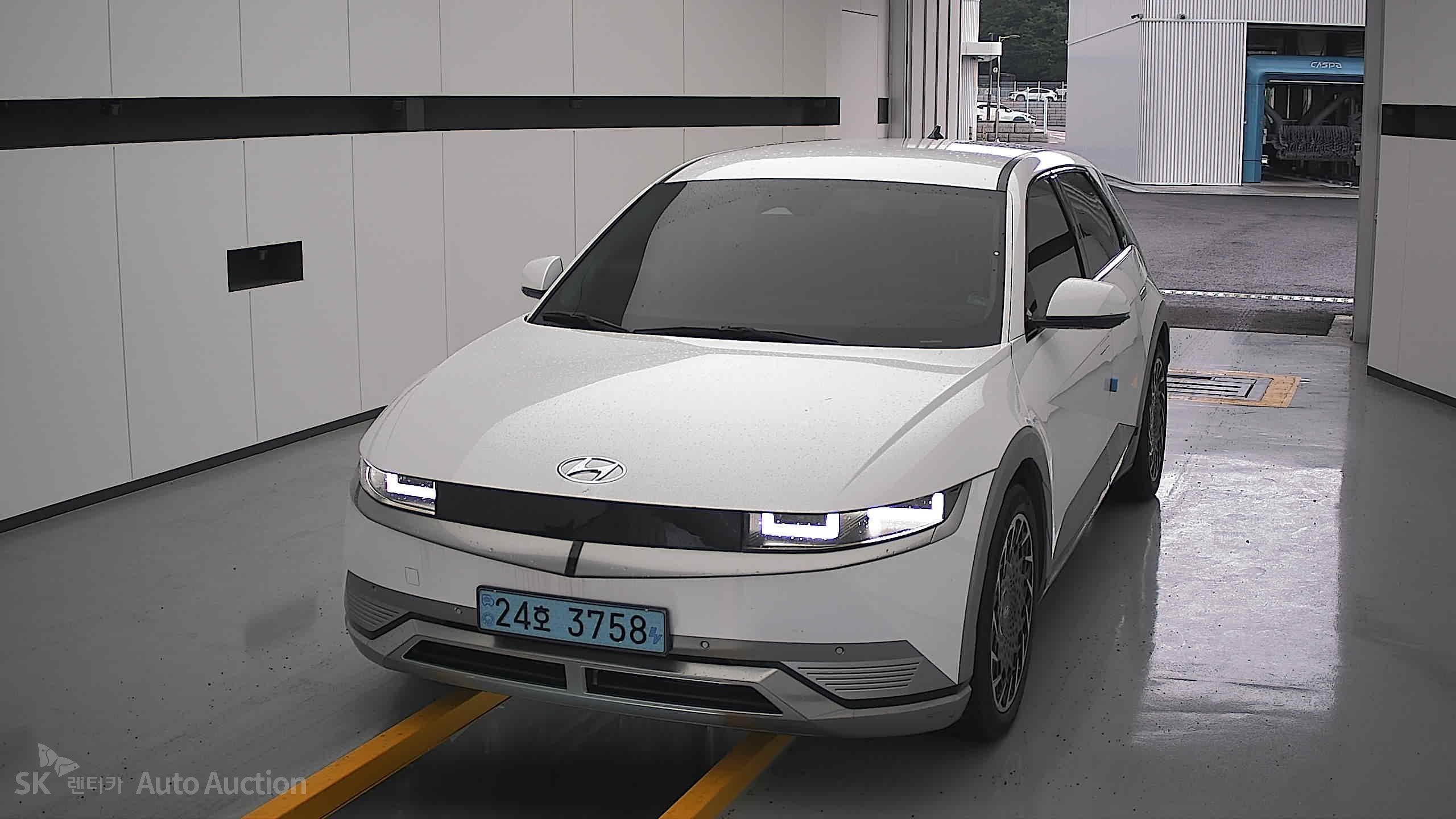 هيونداي Ioniq 2023 — صورة 1