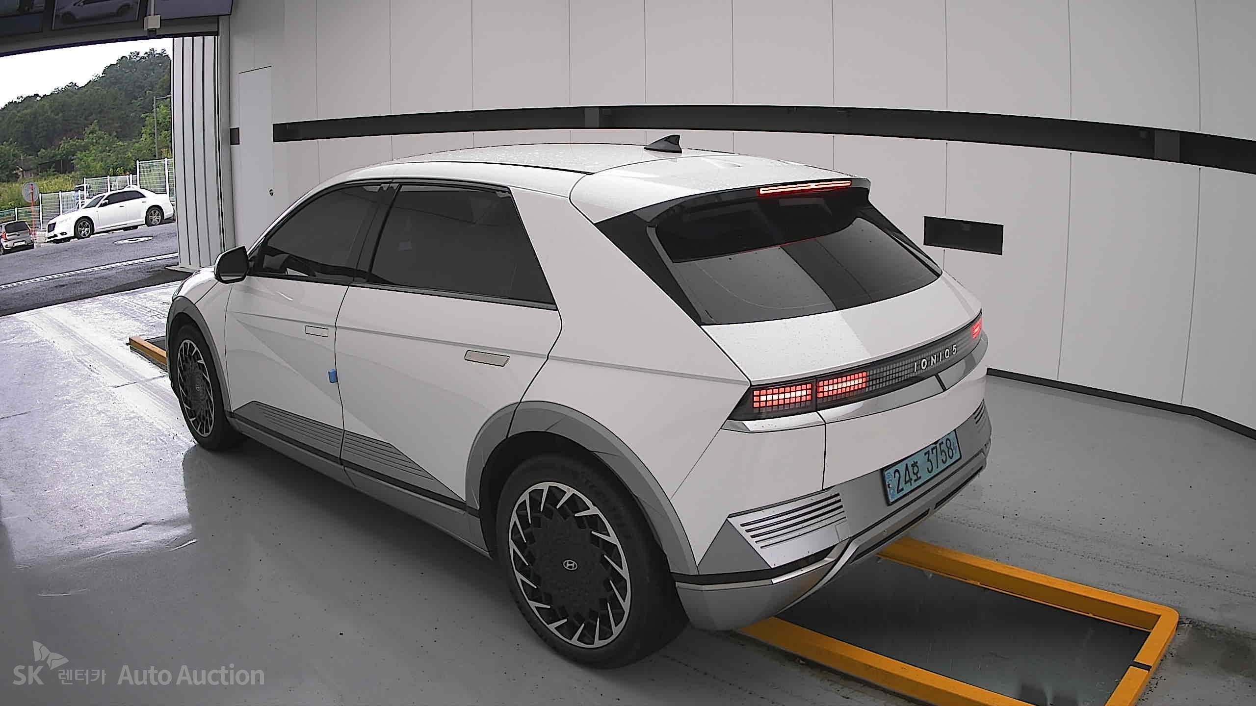 هيونداي Ioniq 2023 — صورة 2
