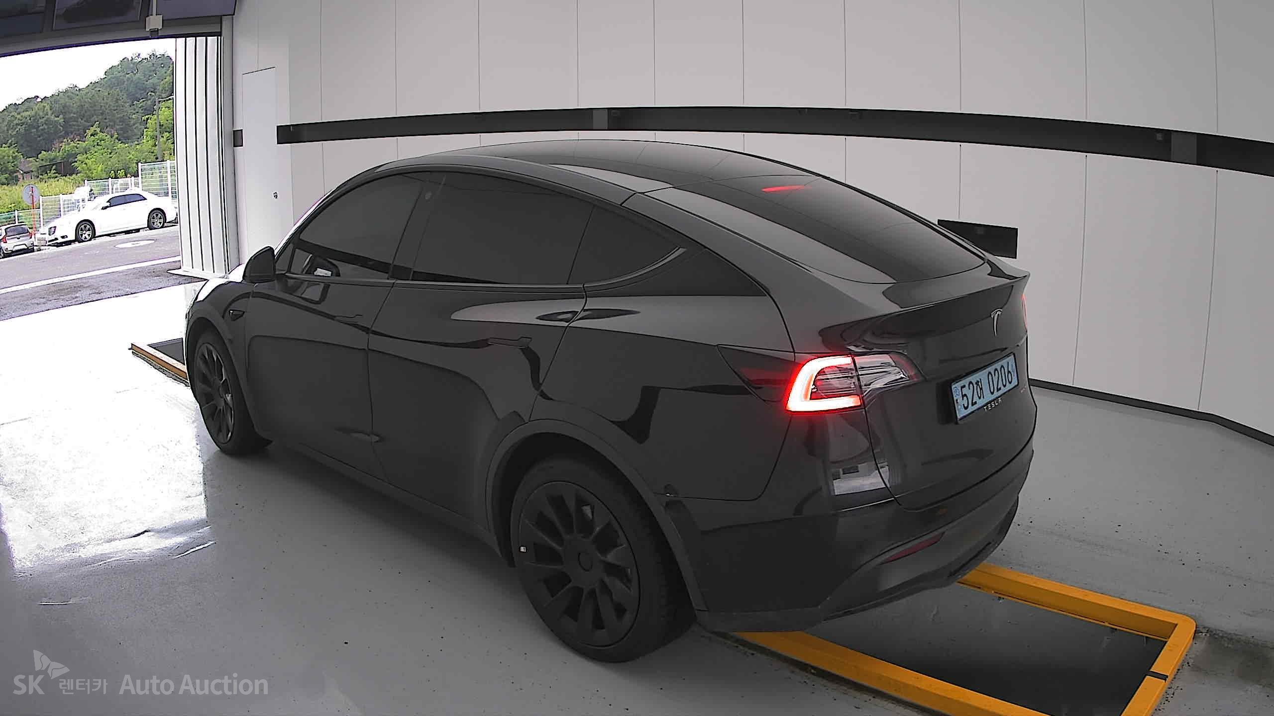 Tesla Model Y 2022 — صورة 2