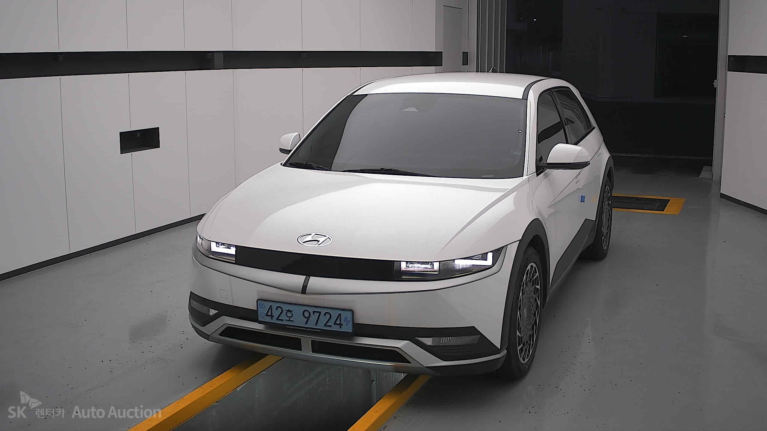 هيونداي Ioniq 2023 — صورة 1