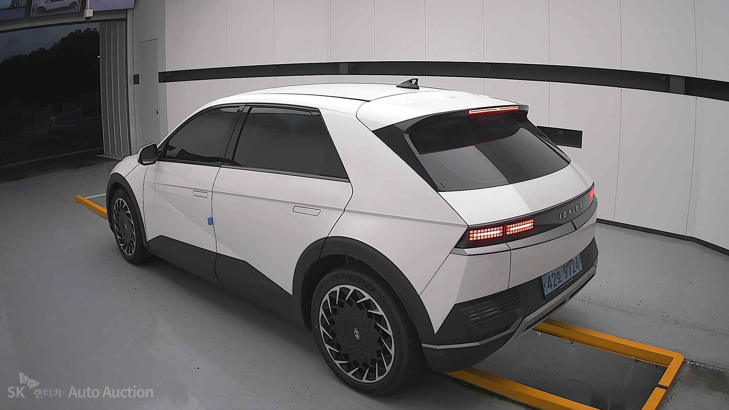 هيونداي Ioniq 2023 — صورة 2